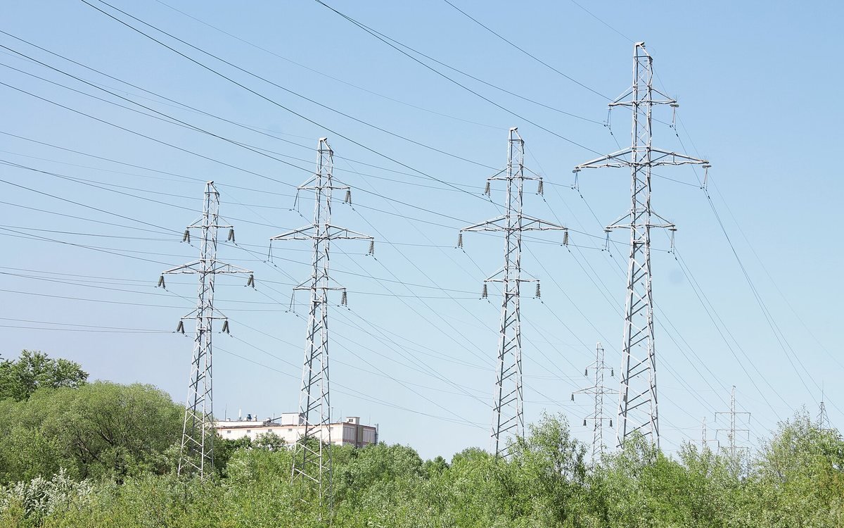 High voltage transmission towers and overhead lines